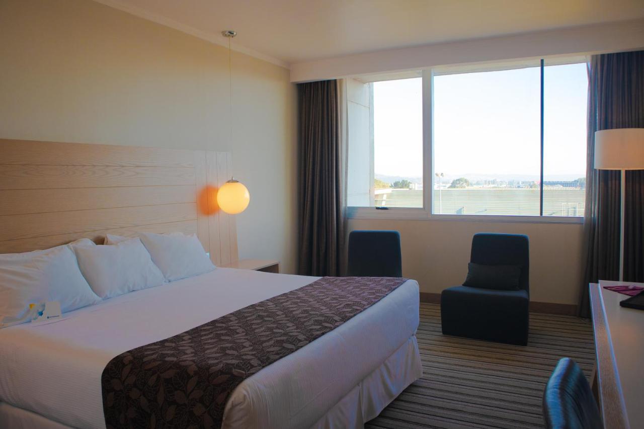 Wyndham Concepcion Pettra Hotell Eksteriør bilde A room at the hotel