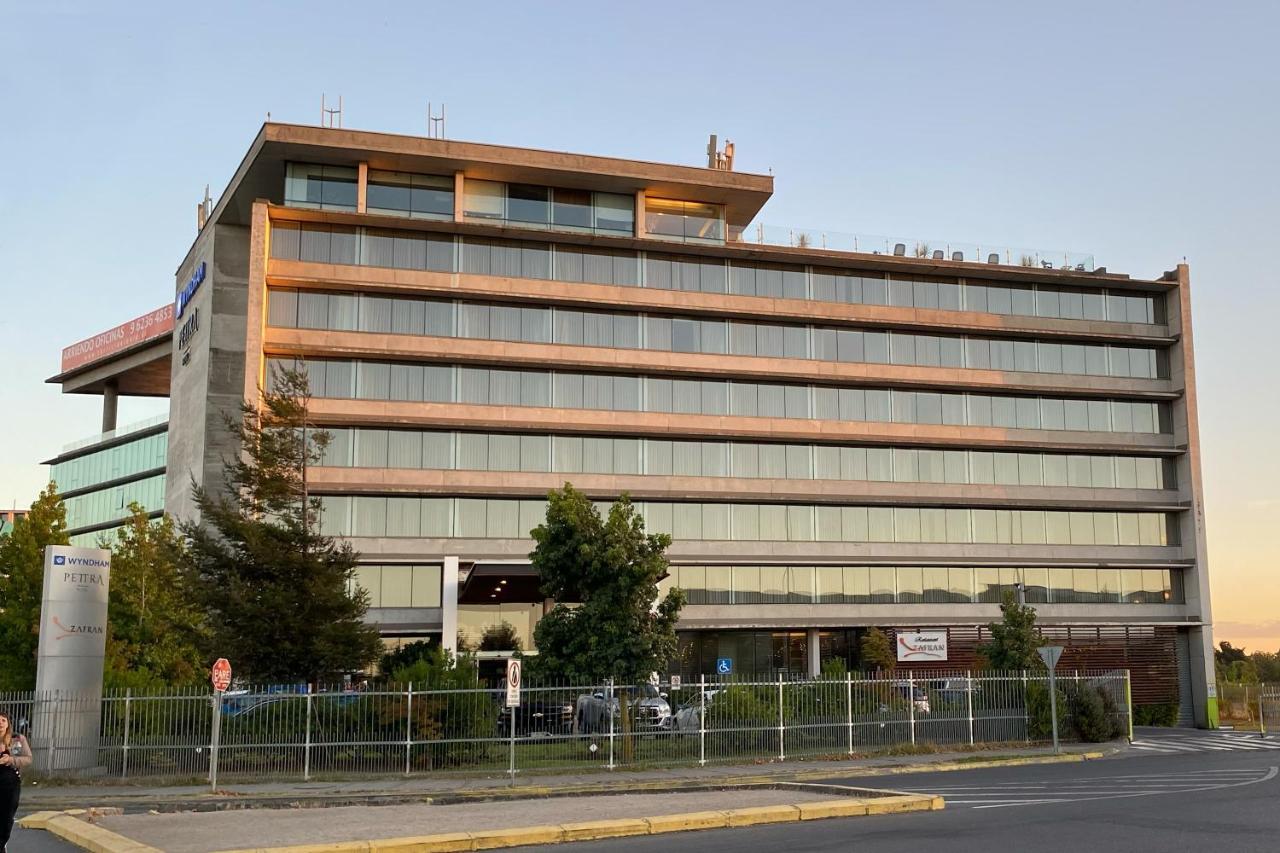 Wyndham Concepcion Pettra Hotell Eksteriør bilde The terminal