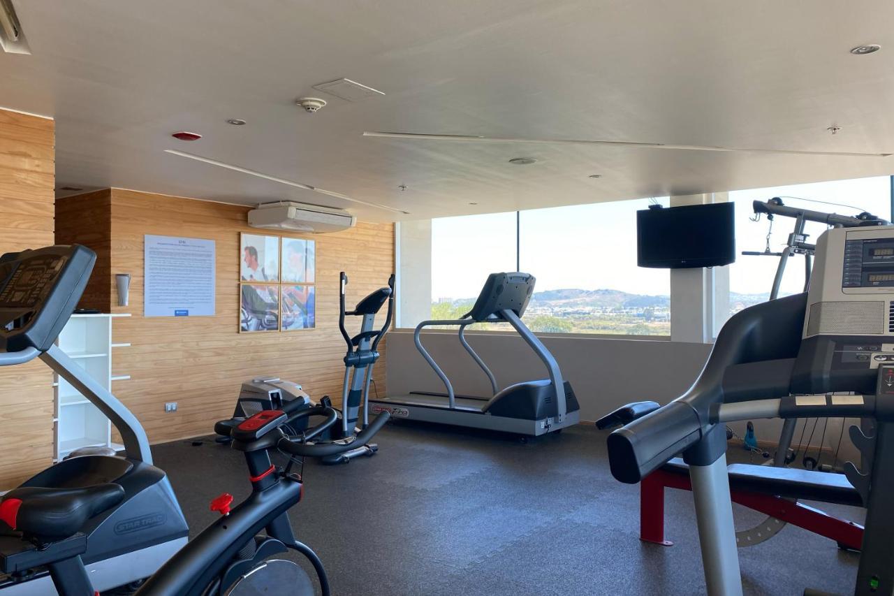 Wyndham Concepcion Pettra Hotell Eksteriør bilde The gym at the hotel
