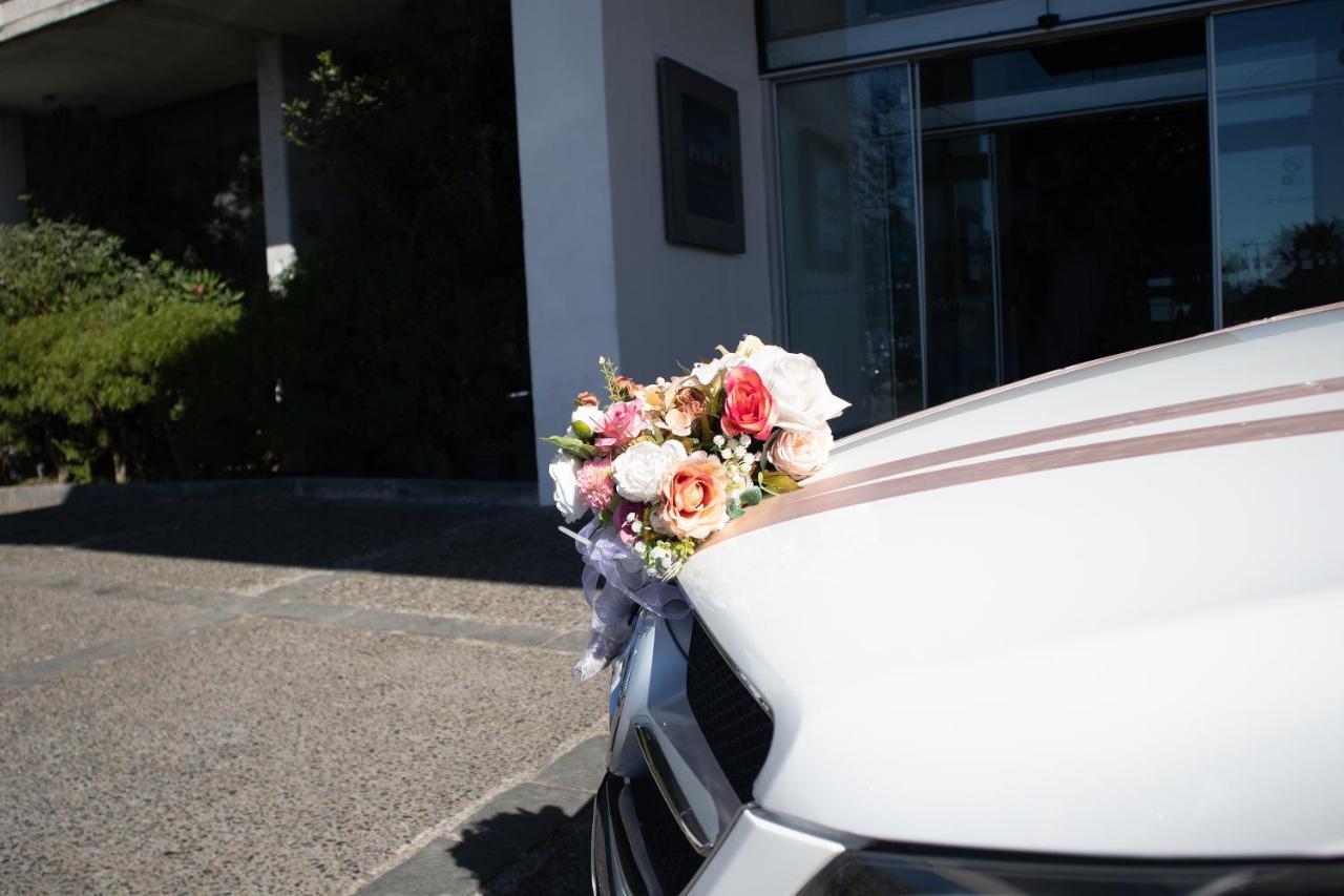 Wyndham Concepcion Pettra Hotell Eksteriør bilde Wedding car