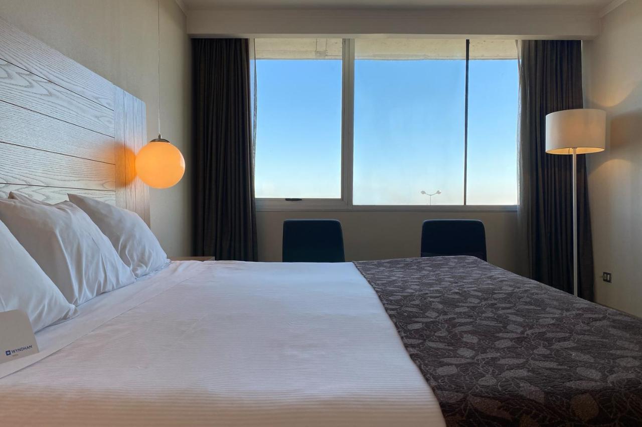 Wyndham Concepcion Pettra Hotell Eksteriør bilde A room at the hotel
